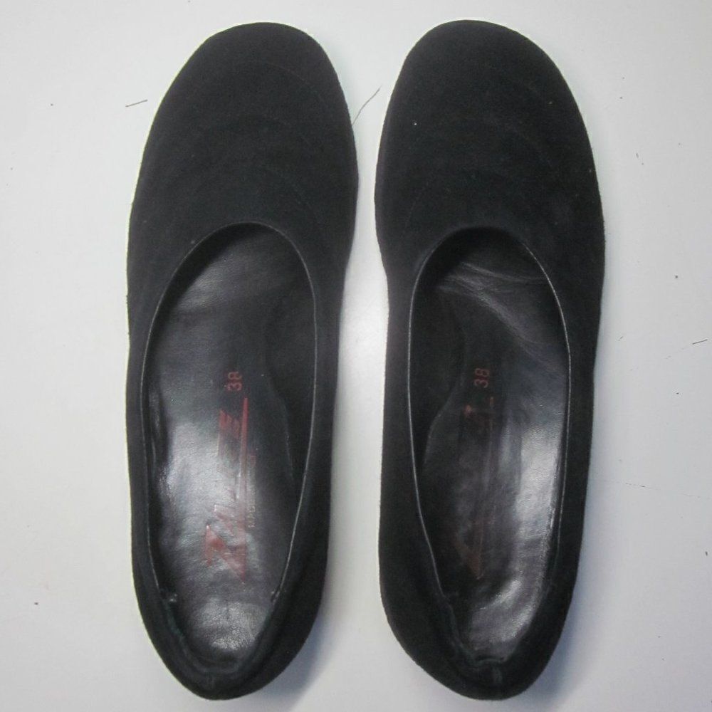 Zante Womens Size 7.5 / 38 EU Flats Black Suede Made in Italy Non-Slip Sole